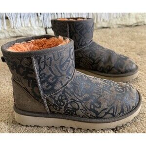 UGG Classic Street Graffiti Mini Boot Suede Womens 7 Ankle Booties Slip On Brown